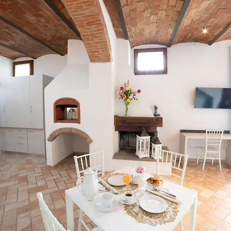 Le Farnete Bed and Breakfast