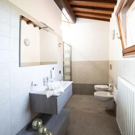 Le Farnete Bed and Breakfast
